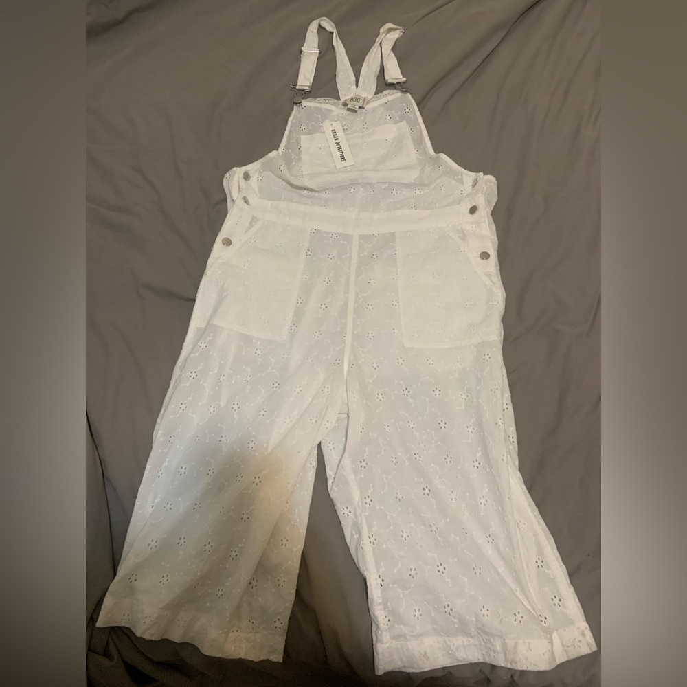 URBAN OUTFITTERS WHITE OVERALLS
